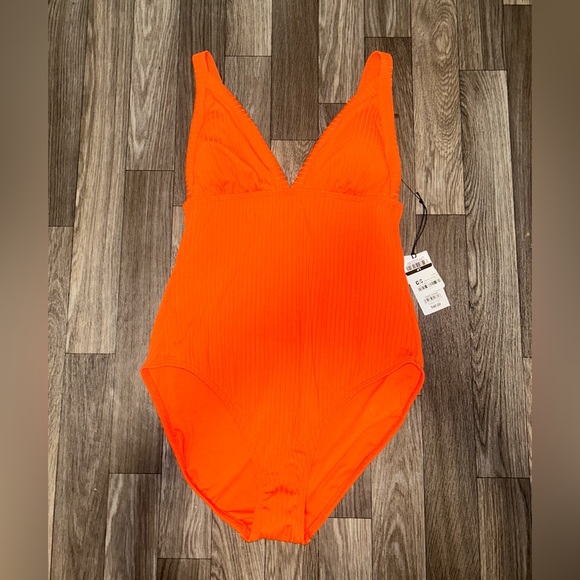 Shade and Shore One Piece - Picture 2 of 8